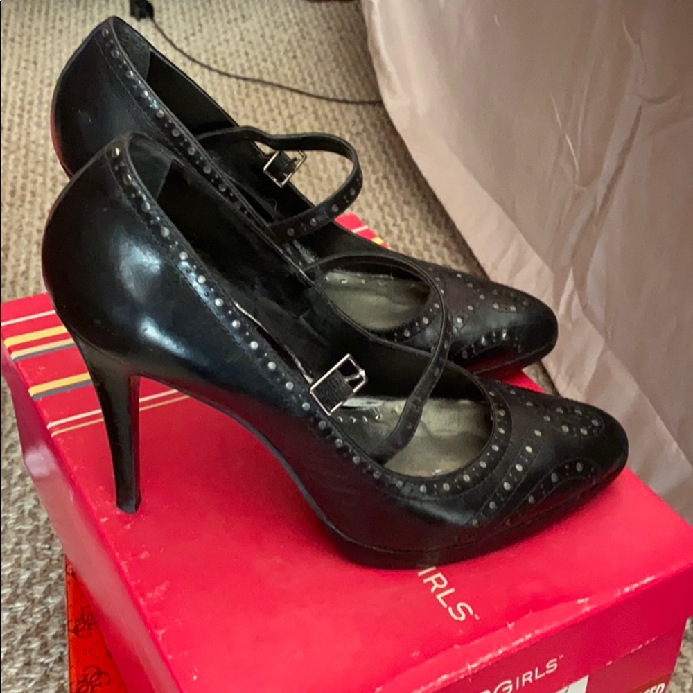 Pumps - Picture 3 of 4